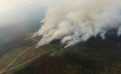 加拿大东北部野火肆虐 近万人紧急疏散