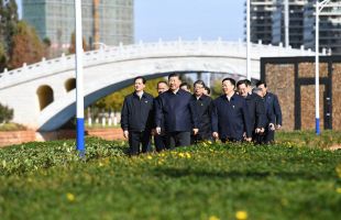 习近平考察滇池生态：我们不能吃子孙饭，要造福人类