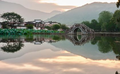 暑期旅游火热收官
