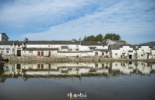 浙江千年古村，祖源河南信阳，游客常误认为徽派村落