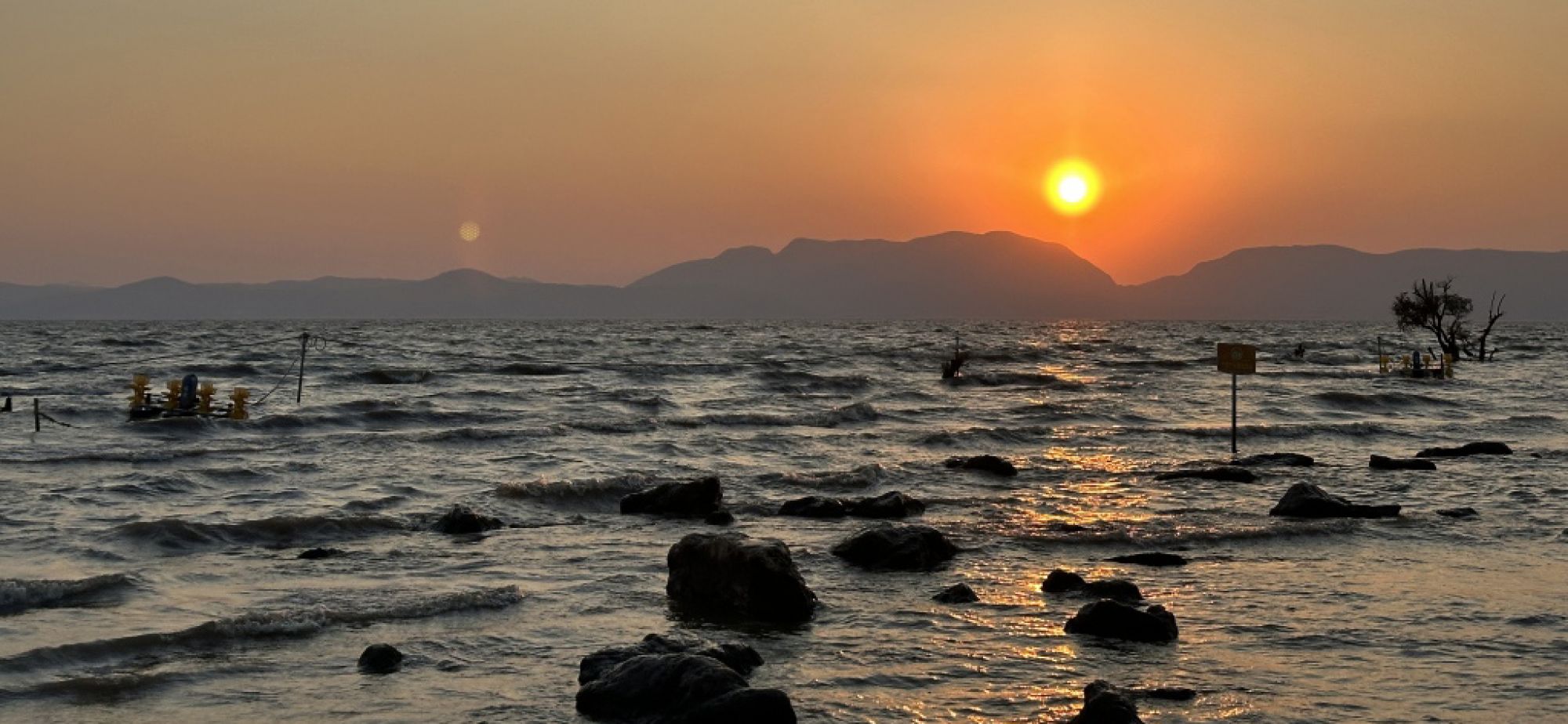 云南立法保护九大高原湖泊：禁止在入湖河道洗车等，9月1日起施行