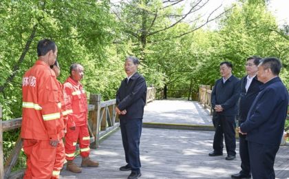 赵乐际在内蒙古调研和开展执法检查